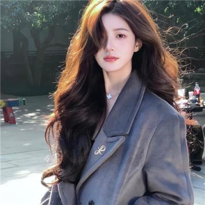 乘风而上的她